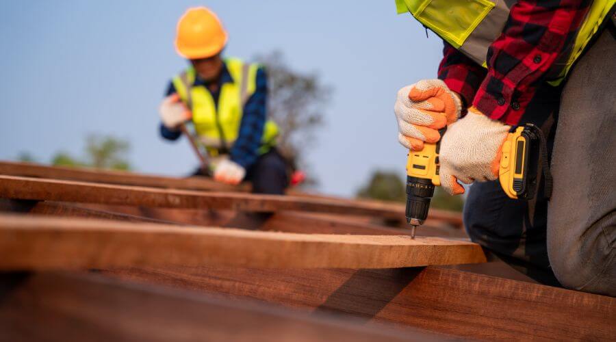 Expert Emergency Roof Repairs services in Riverton, IL
